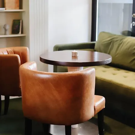 Powerscourt Springs Health Farm Hotel *