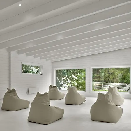 Powerscourt Springs Health Farm Hotel *