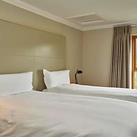 Powerscourt Springs Health Farm Hotel *